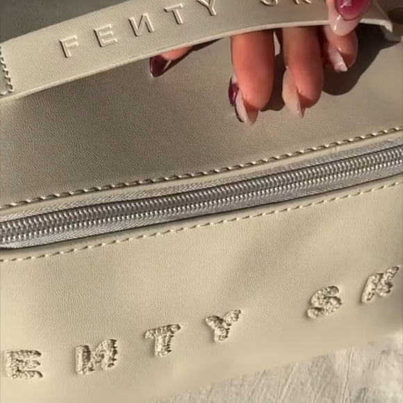 FENTY SKIN- Cosmetic Travel Make-Up Bag. Zippered Bag. New- Never Used - Picture 3 of 10